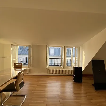 Upscale 80m2 2 Bedroom Near Champs Elysees *