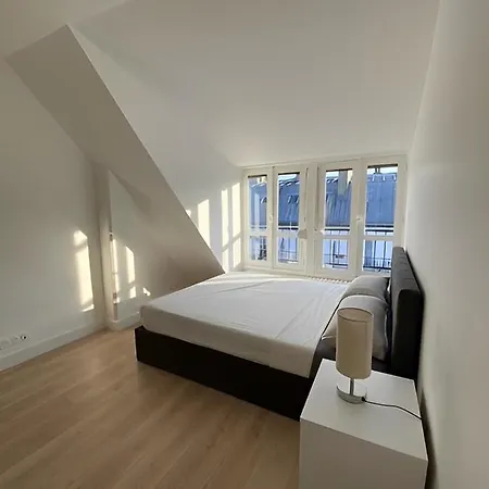 Apartment Upscale 80m2 2 Bedroom Near Champs Elysees *